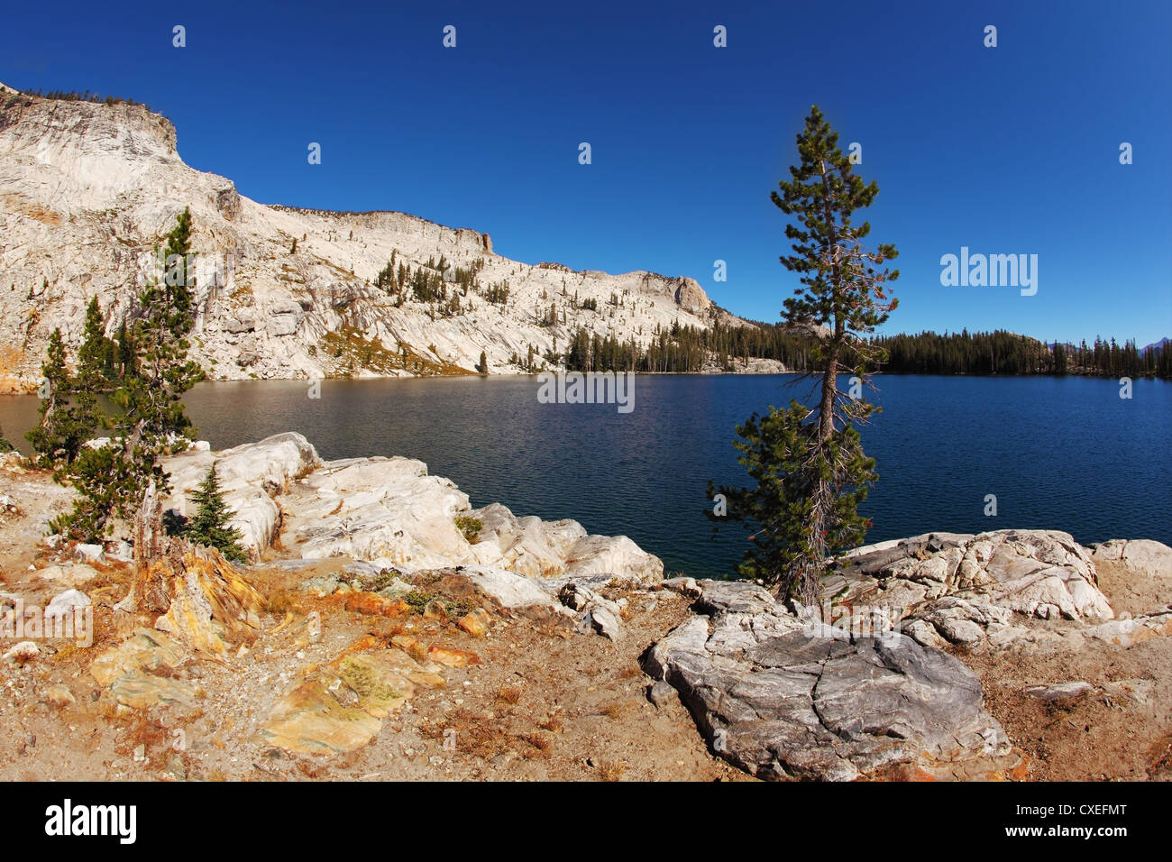 Malerischen transparent See im Yosemite Stockfoto