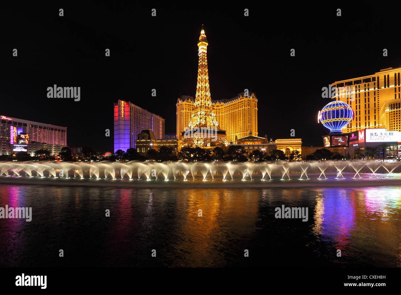 Die Nacht in Las Vegas. Tanzende Fontänen Stockfoto