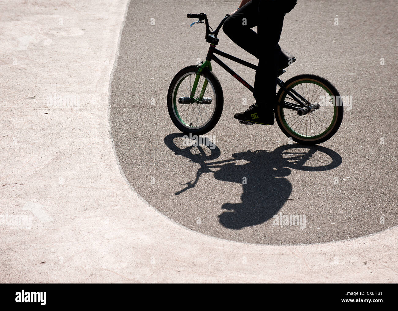 Eine Person auf einem BMX Fahrrad Reiten Stockfoto