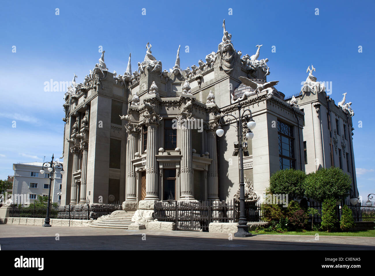 das-haus-mit-chim-ren-in-kiew-ukraine-stockfoto-bild-50725869-alamy