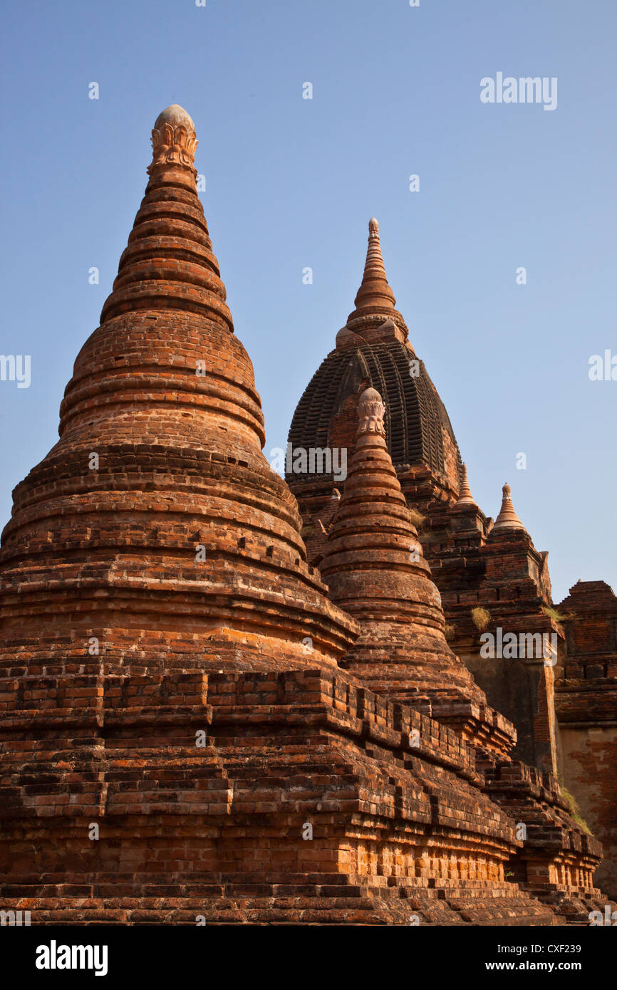 Die ALO PYI Gruppe von Stupas - BAGAN, MYANMAR Stockfoto