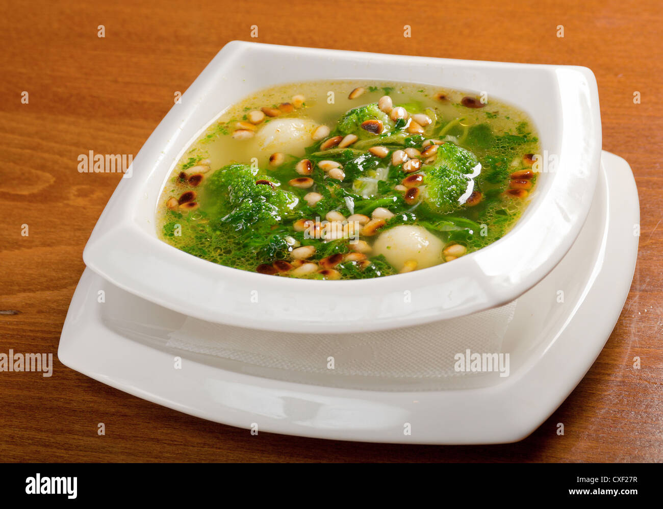 Gemüsesuppe mit Brokkoli Stockfoto