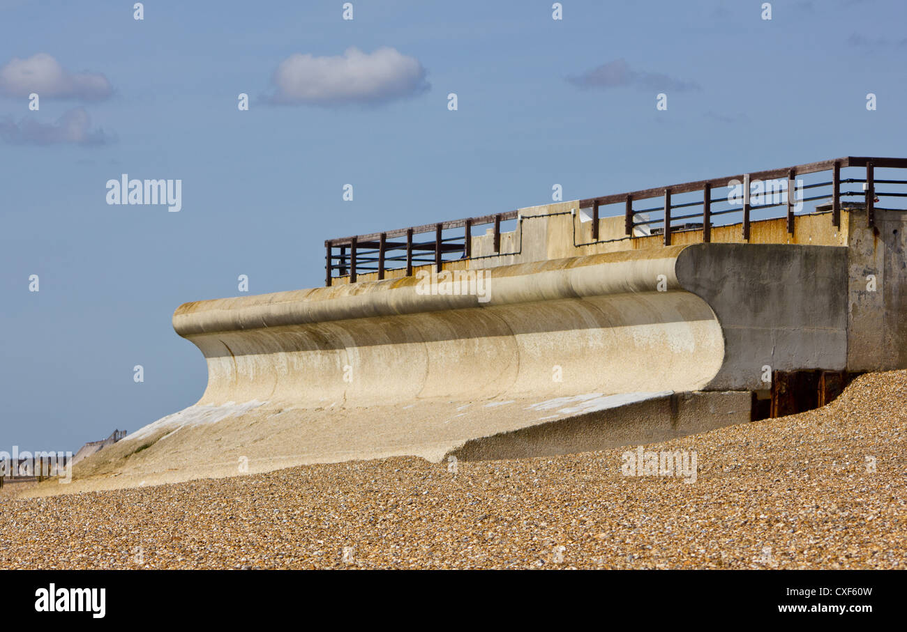 Großes See-Verteidigung auf Hayling Island Inn am Strand Stockfoto