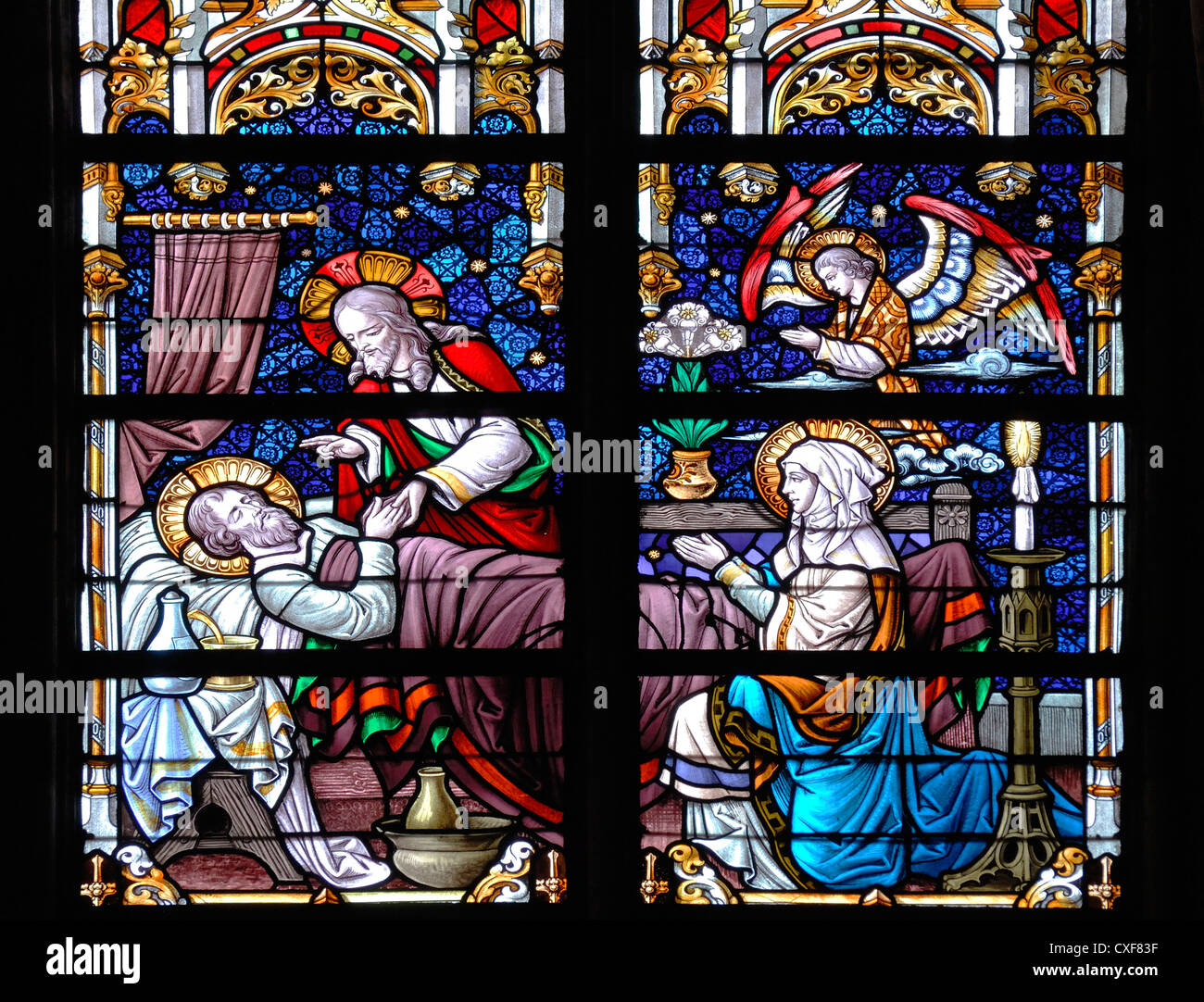 Mechelen (Malines), Belgien. Sint Romboutskathedraal / St. Rumbold's Cathedral. Buntglasfenster Stockfoto