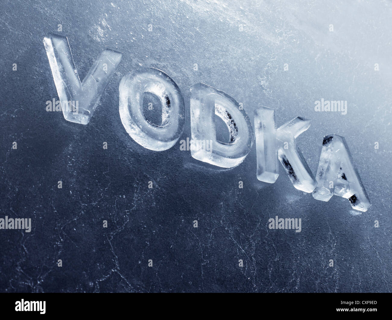 Wort-Wodka mit echtem Eis Briefe geschrieben. Stockfoto