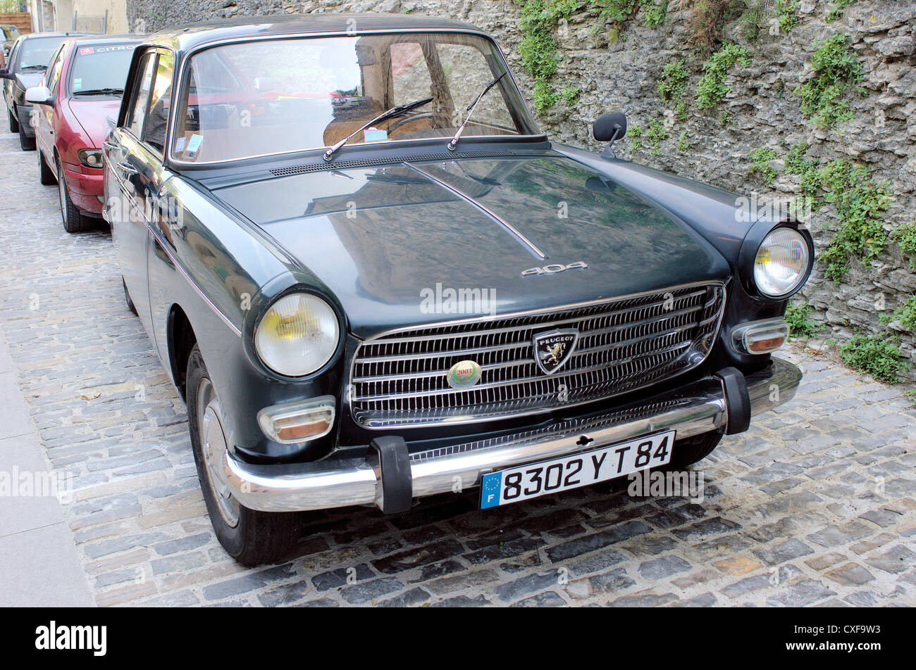 Vintage schwarze Peugeot 404 Stockfoto