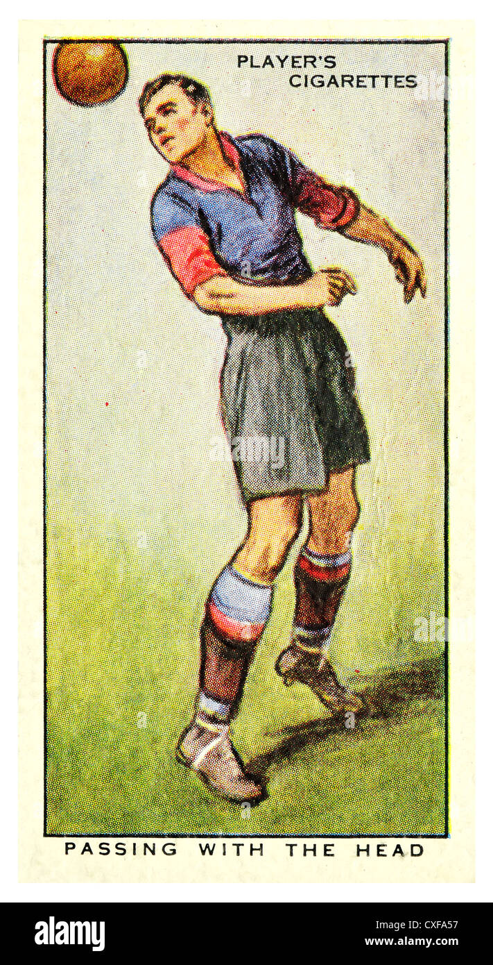 Zigarette-Karte; "Hinweise auf Football Association" (John Player und Söhne, 1934) mit dem Kopf vorbei Stockfoto