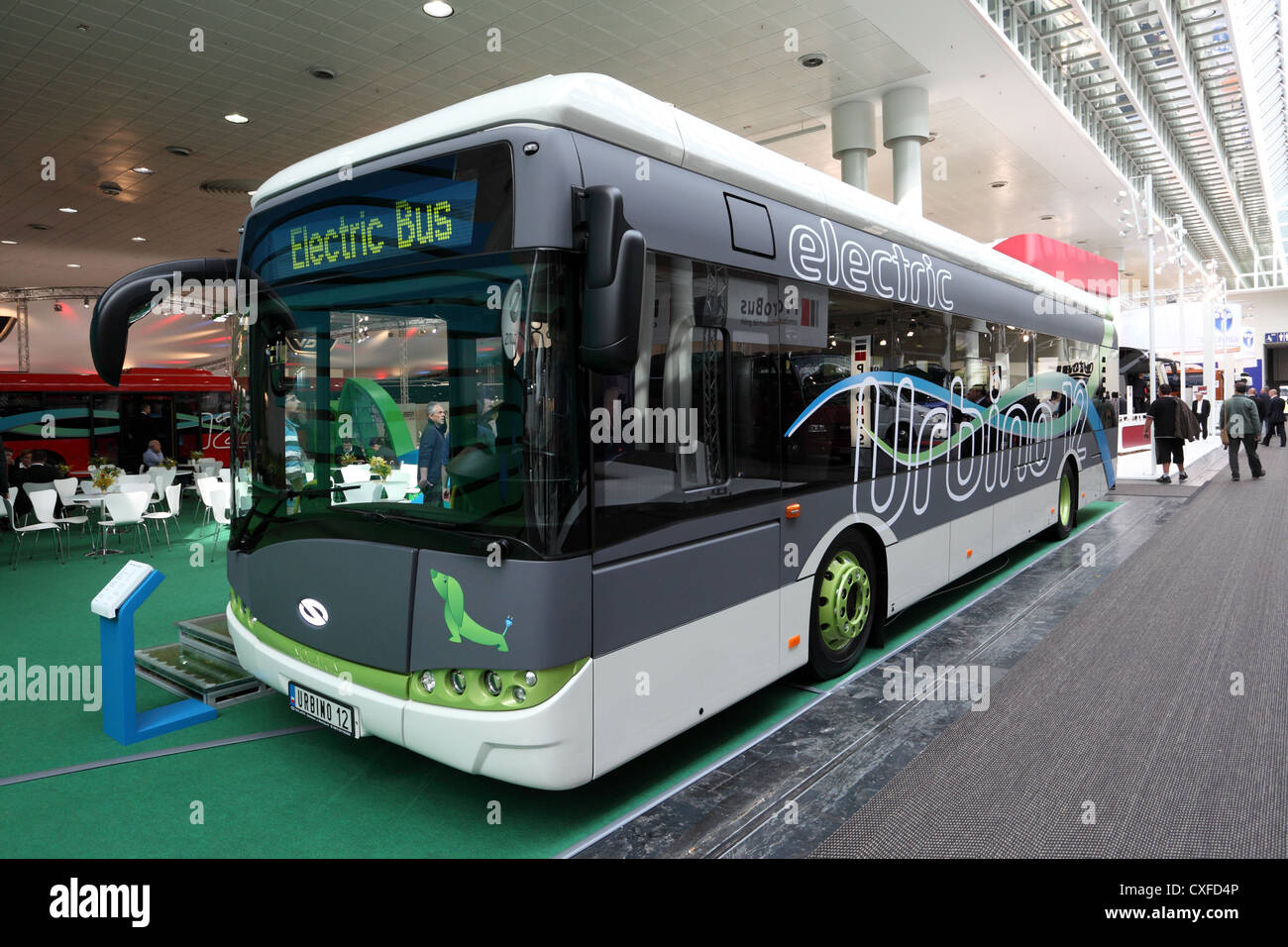 Neue Solaris Urbino 12 Elektrobus auf der Internationalen Automobilausstellung für Nutzfahrzeuge Stockfoto