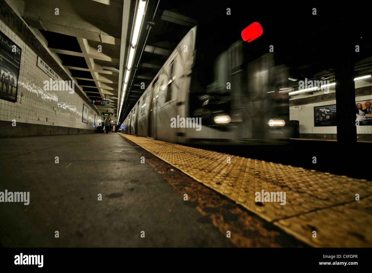 Ankunft am Bahnhof in New York City u-Bahn Stockfoto