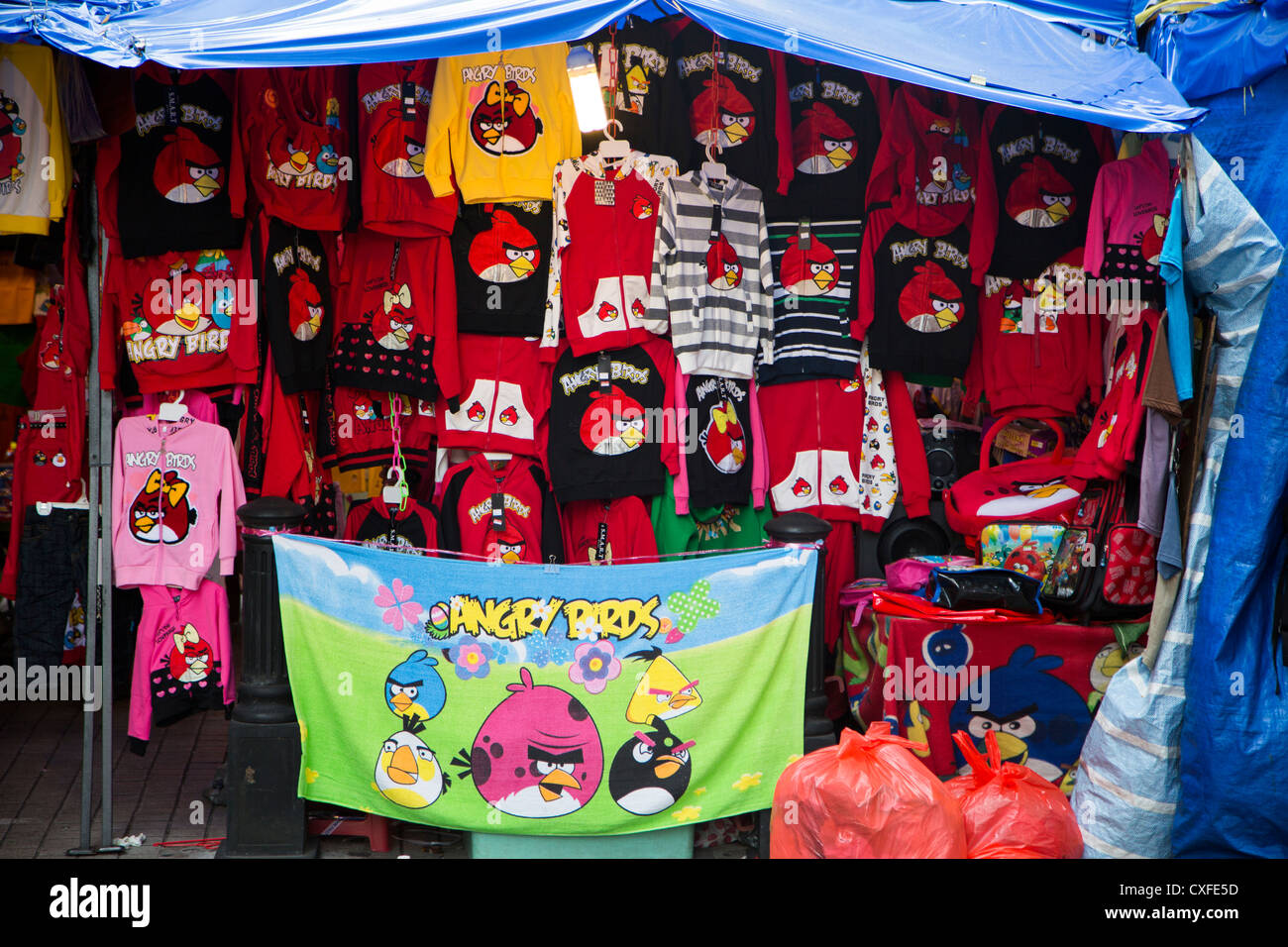 Böse Vögel-Marktstand in Kuala Lumpur, Malaysia Stockfoto