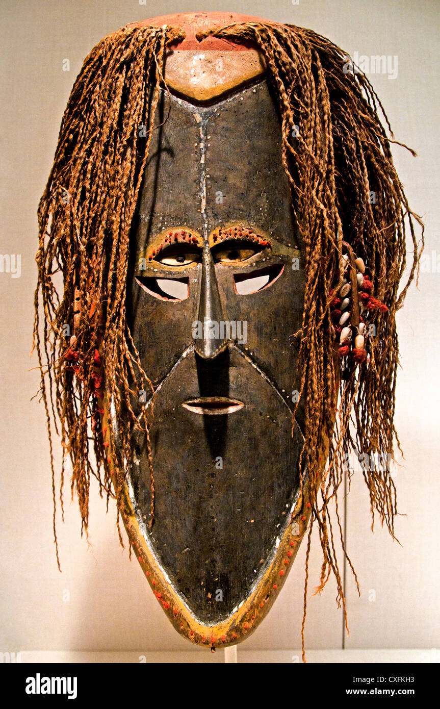 Maske Mawa19th – Anfang 20. Cent Australien Lage Insel Torres Strait Lack Schalen Tuch Wolle Holzfaser Abmessungen 50,5 cm Stockfoto