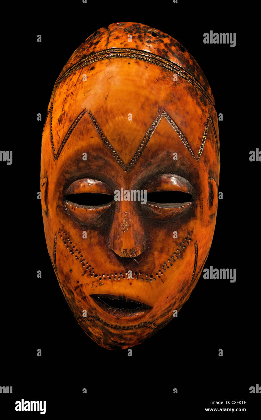 Maske Bwami Lukungu des 19. Jahrhunderts demokratische Republik des Kongo Shabundu Lega Völker Elfenbein 21 cm Afrika Stockfoto