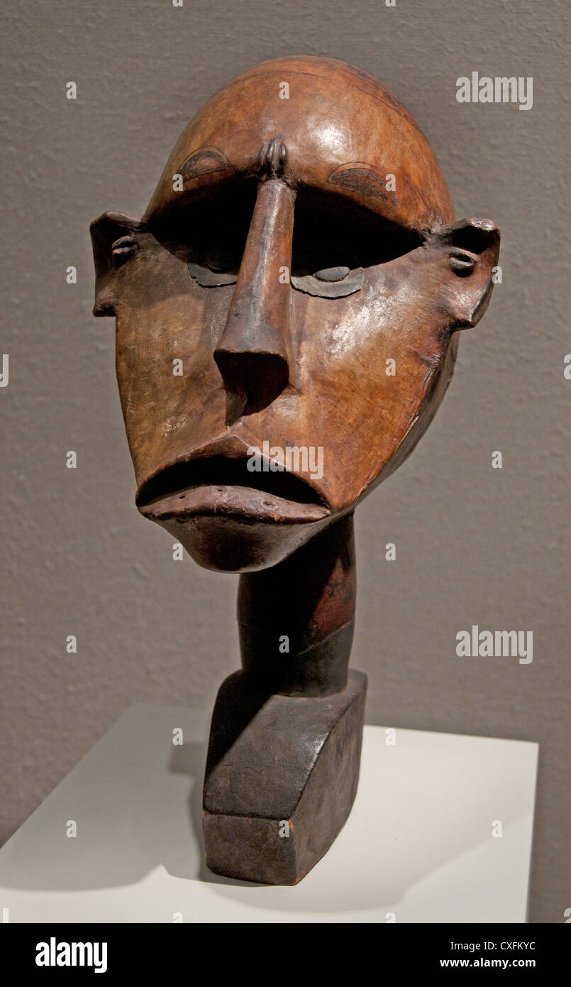 Marionette Kopf 19. – 20. Jahrhundert Nigeria, Cross-River-Region Ibibio Völker 57,2 x 19,7 cm Afrika Stockfoto
