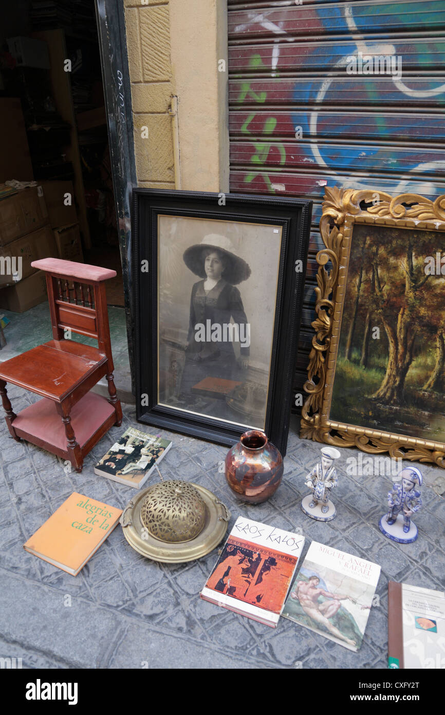 Wöchentlicher Flohmarkt in la Macarena Viertel von Sevilla Stockfoto