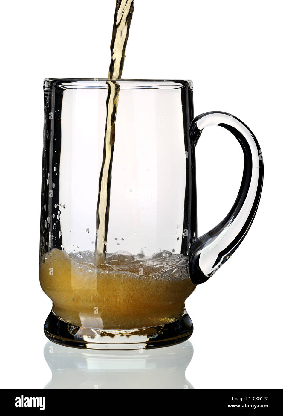 Glas Bier, isoliert auf einem weißen Hintergrund. Stockfoto