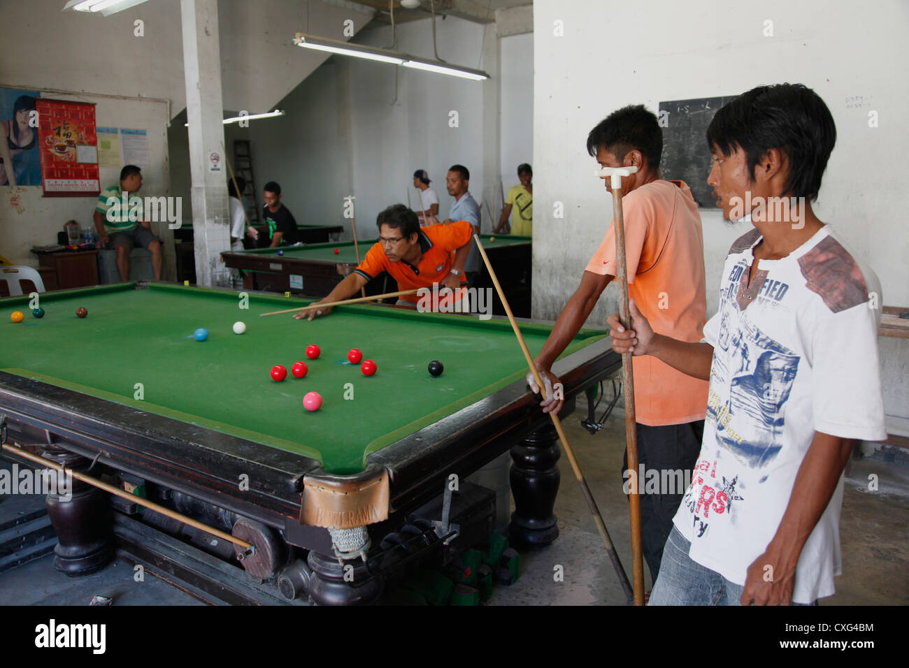 Billard Spielen Stockfotos und -bilder Kaufen - Alamy