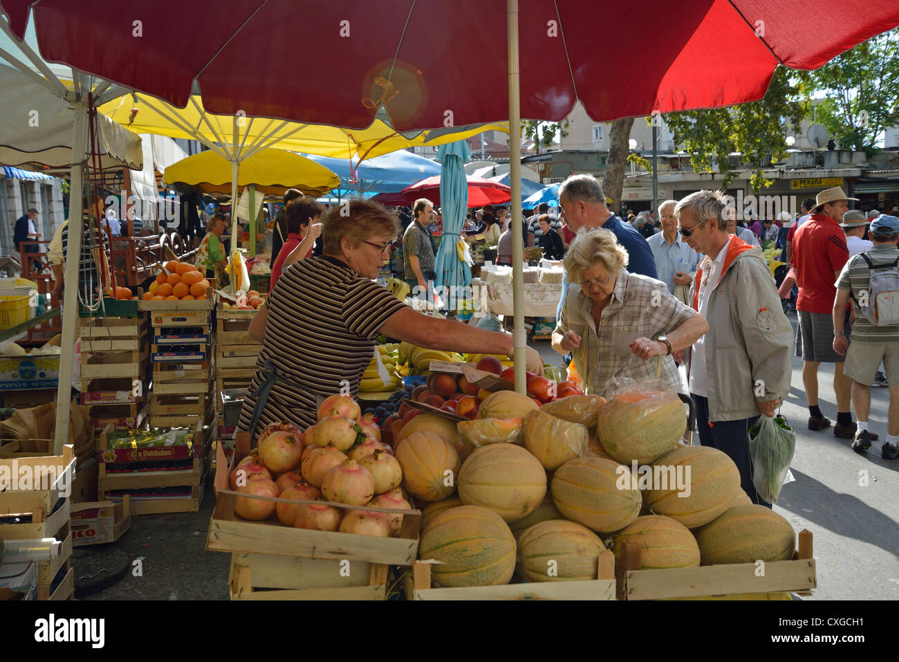 Outdoor-Straßenmarkt, Split, Split-Dalmatien, Kroatien Stockfoto