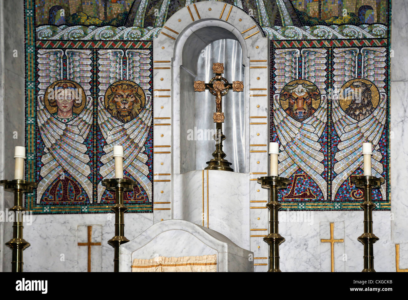 Surrey England Sutton Kirche unserer lieben Frau vom Rosenkranz-Altar-Mosaik der vier Evangelisten Stockfoto