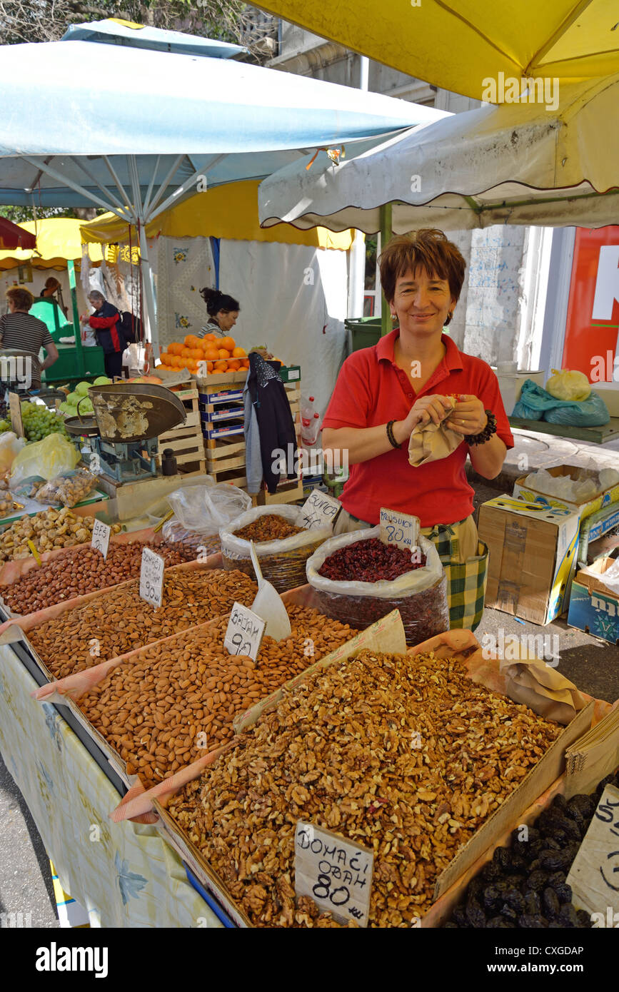 Outdoor-Straßenmarkt, Split, Split-Dalmatien, Kroatien Stockfoto