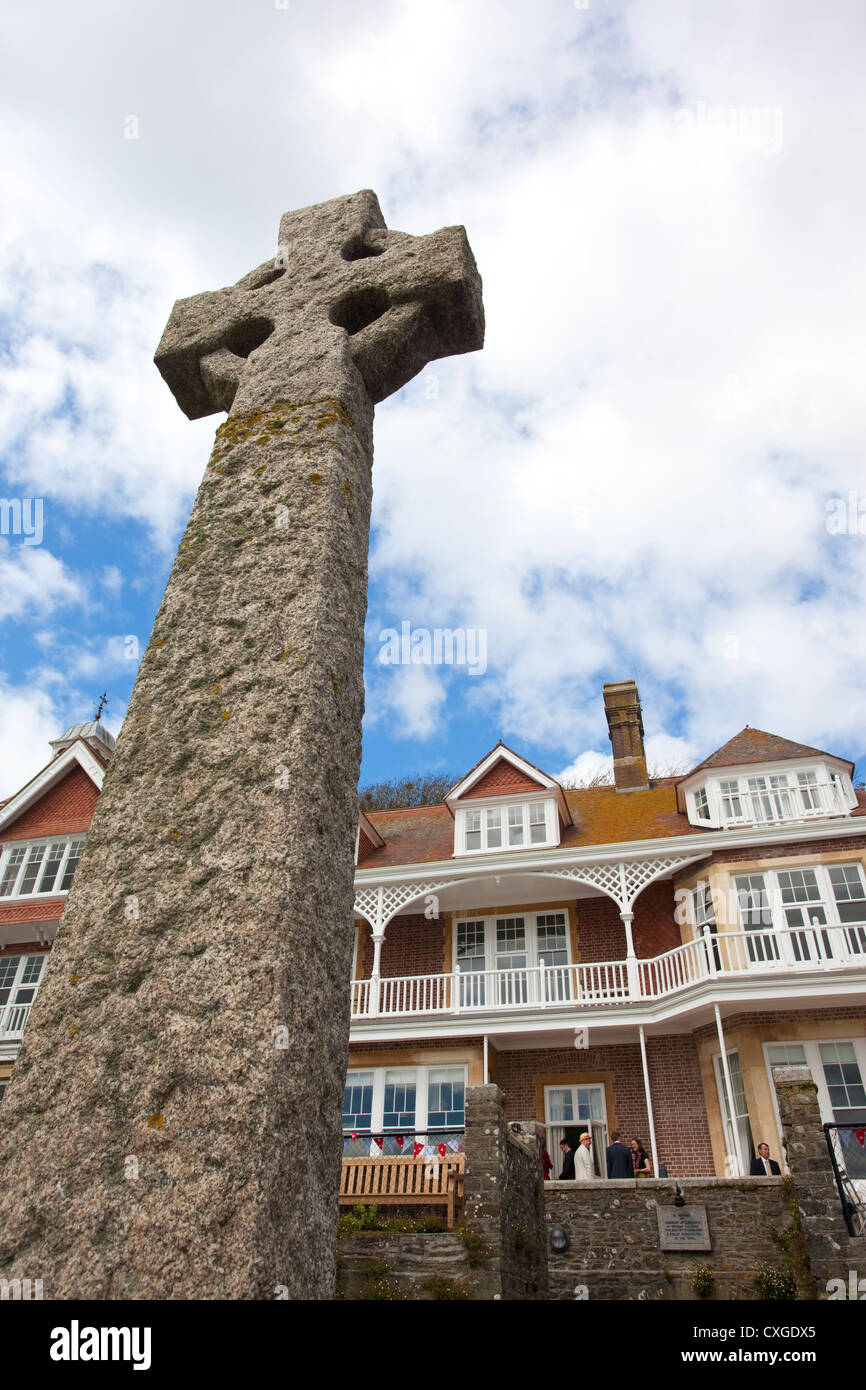 Salcombe Kriegerdenkmal vor Cliff House, Salcombe, Devon, England, Vereinigtes Königreich Stockfoto