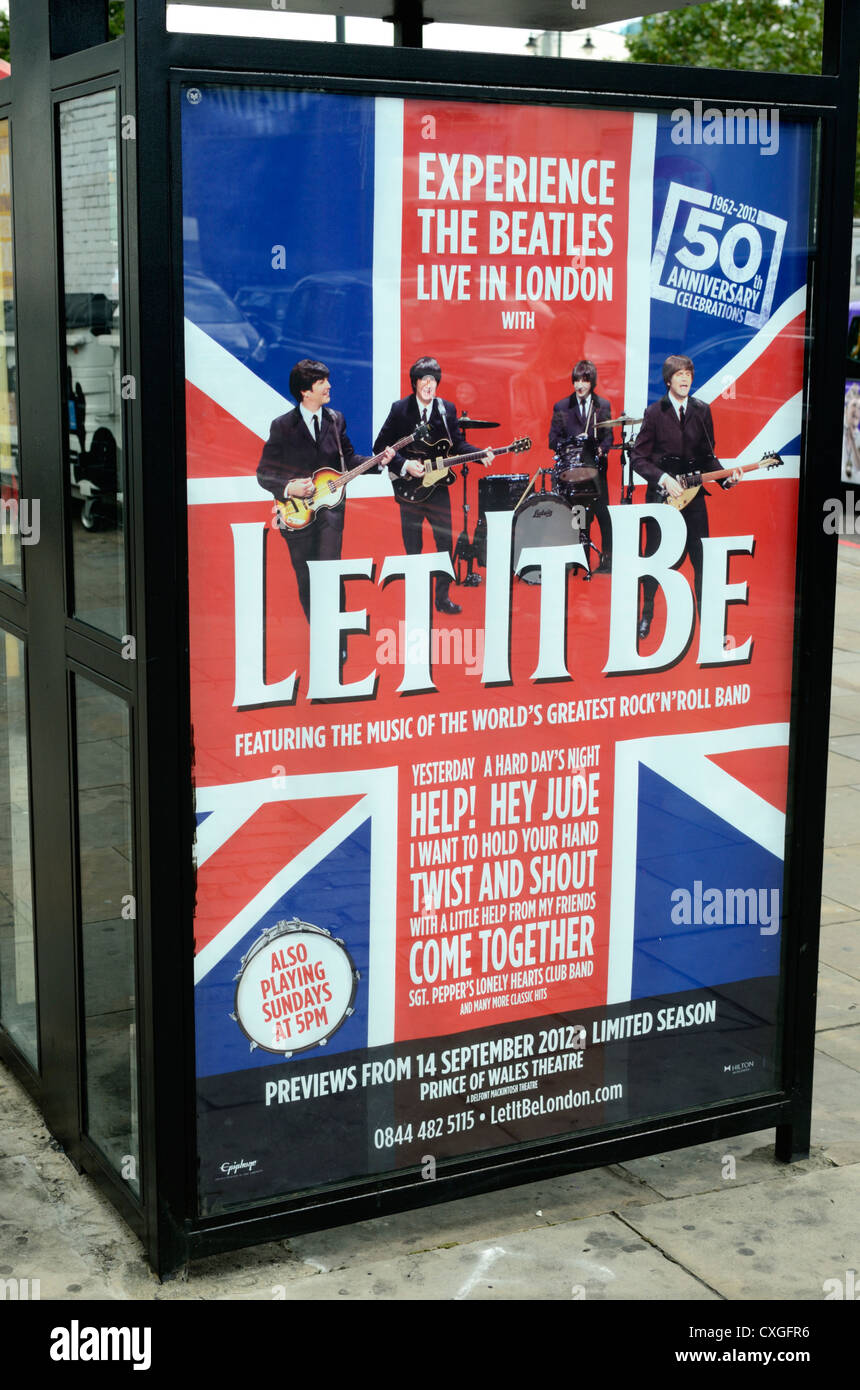 Plakat Werbung Londoner West End musical "Let it Be", über die Beatles Stockfoto