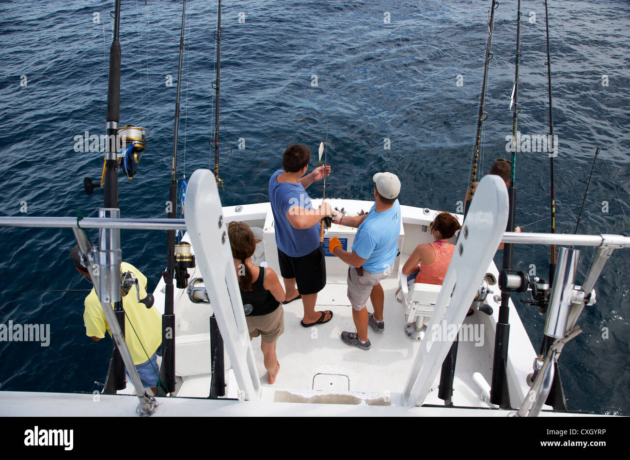 Touristen auf einem Charterboot Angeln im Golf von Mexiko aus Key West Florida usa Stockfoto