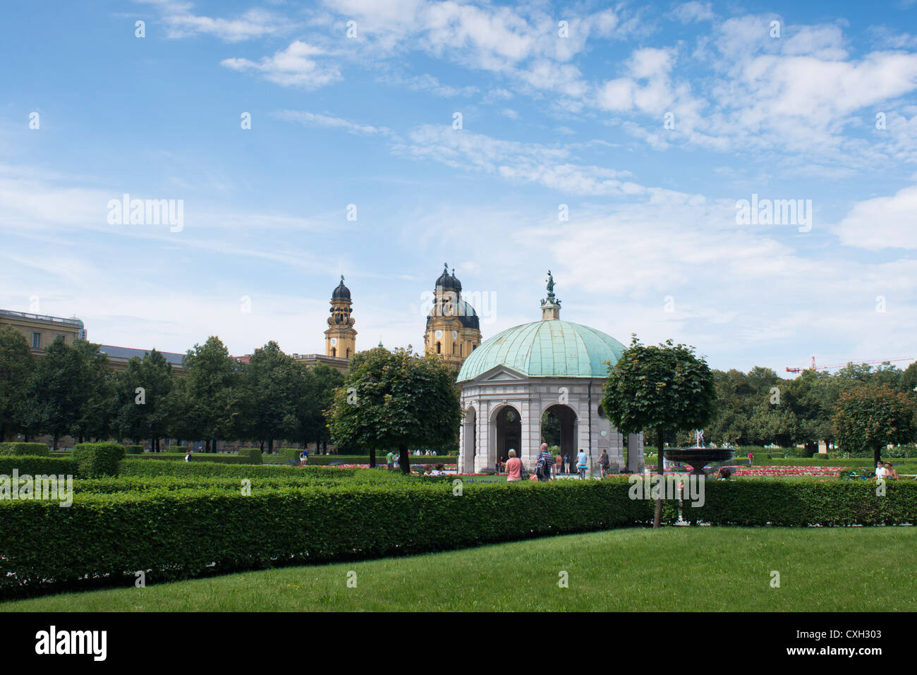 Hofgarten, Garten der Könige Residencewith eine Ansicht der Theatiner Kirche St. Kajetan, München, Bayern, Deutschland, Europa Stockfoto