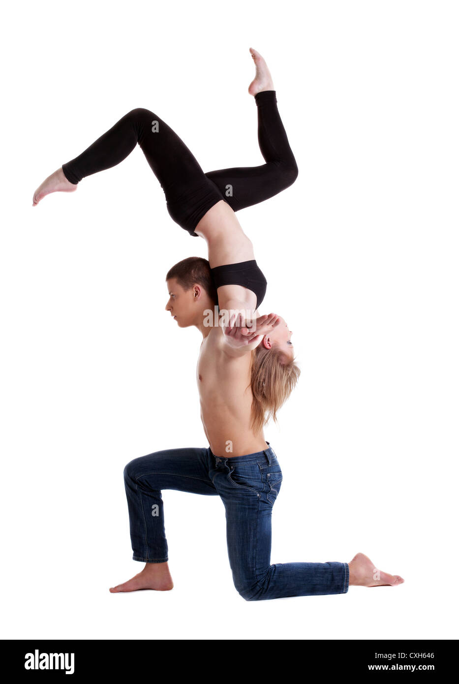 zwei junge Akrobaten Messestand auf Seite Stockfoto