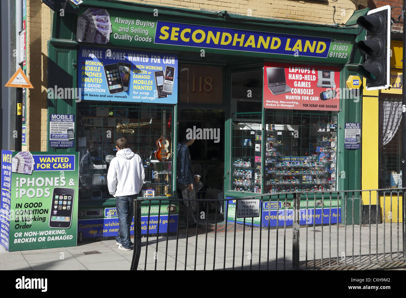 Second-Hand-Shop in Norwich, Großbritannien. Stockfoto
