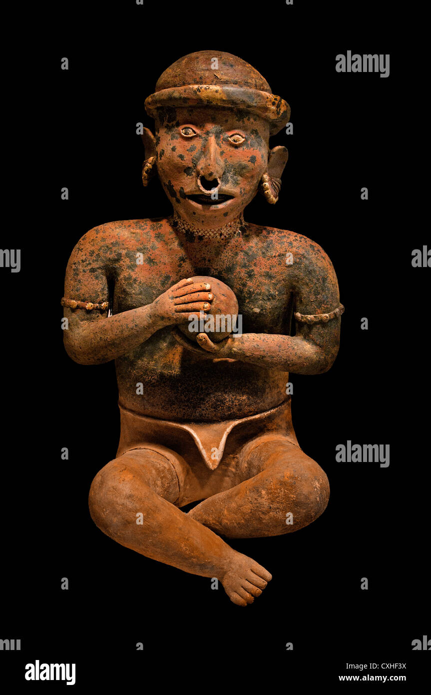 Sitzende weibliche Vorfahren 1. – 4. Jahrhundert Mexiko Mittelamerika Nayarit Keramik 48cm Stockfoto