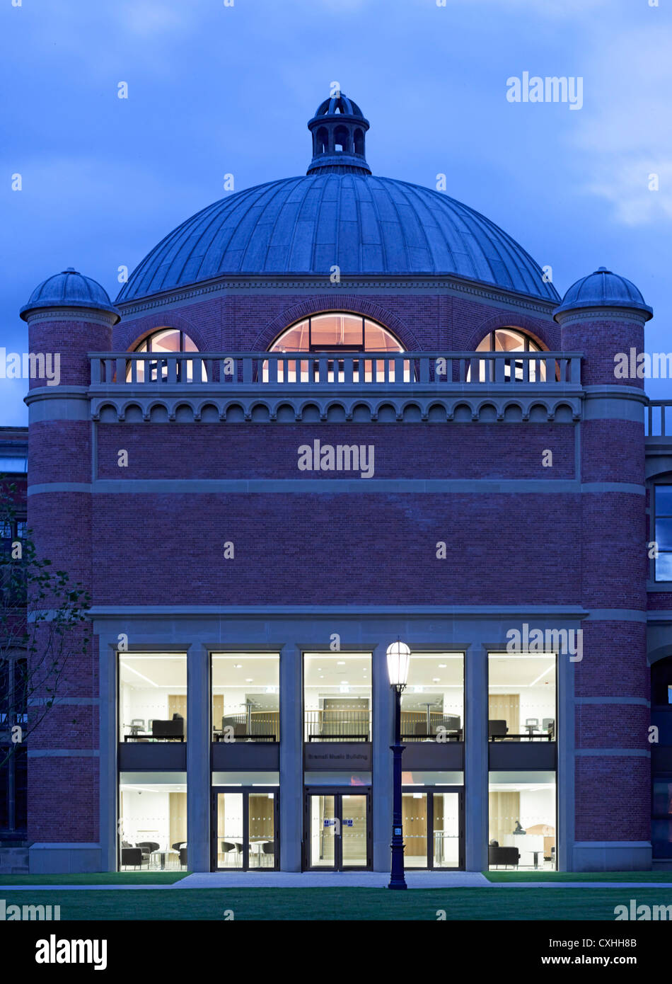 Bramall Musik-Gebäude, Universität von Birmingham, Birmingham, Vereinigtes Königreich. Architekt: Glenn Howells Architects, 2012. Insgesamt Stockfoto