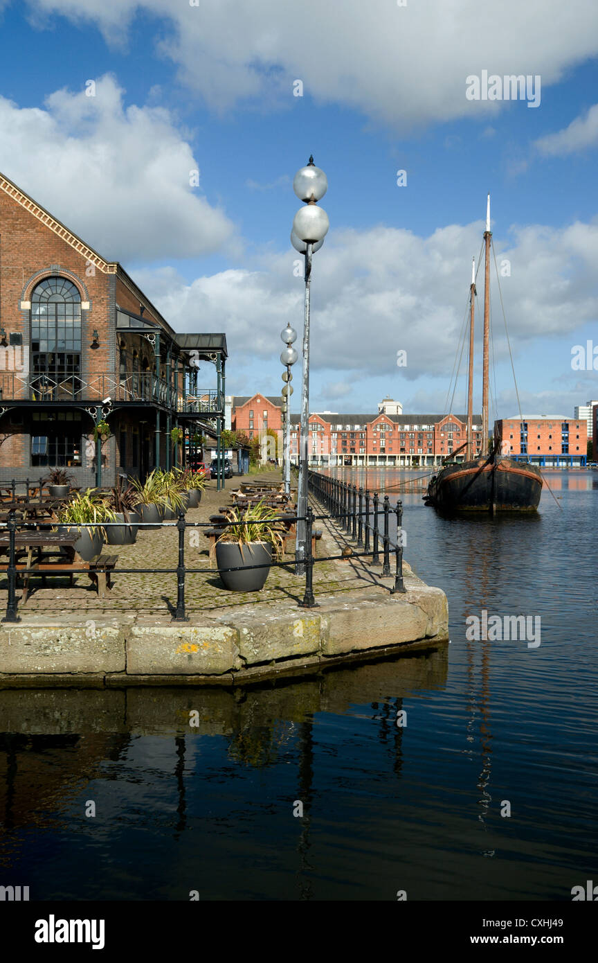 Das Wharf Inn, Atlantic Wharf, Bucht von Cardiff, Cardiff, Wales, UK. Stockfoto