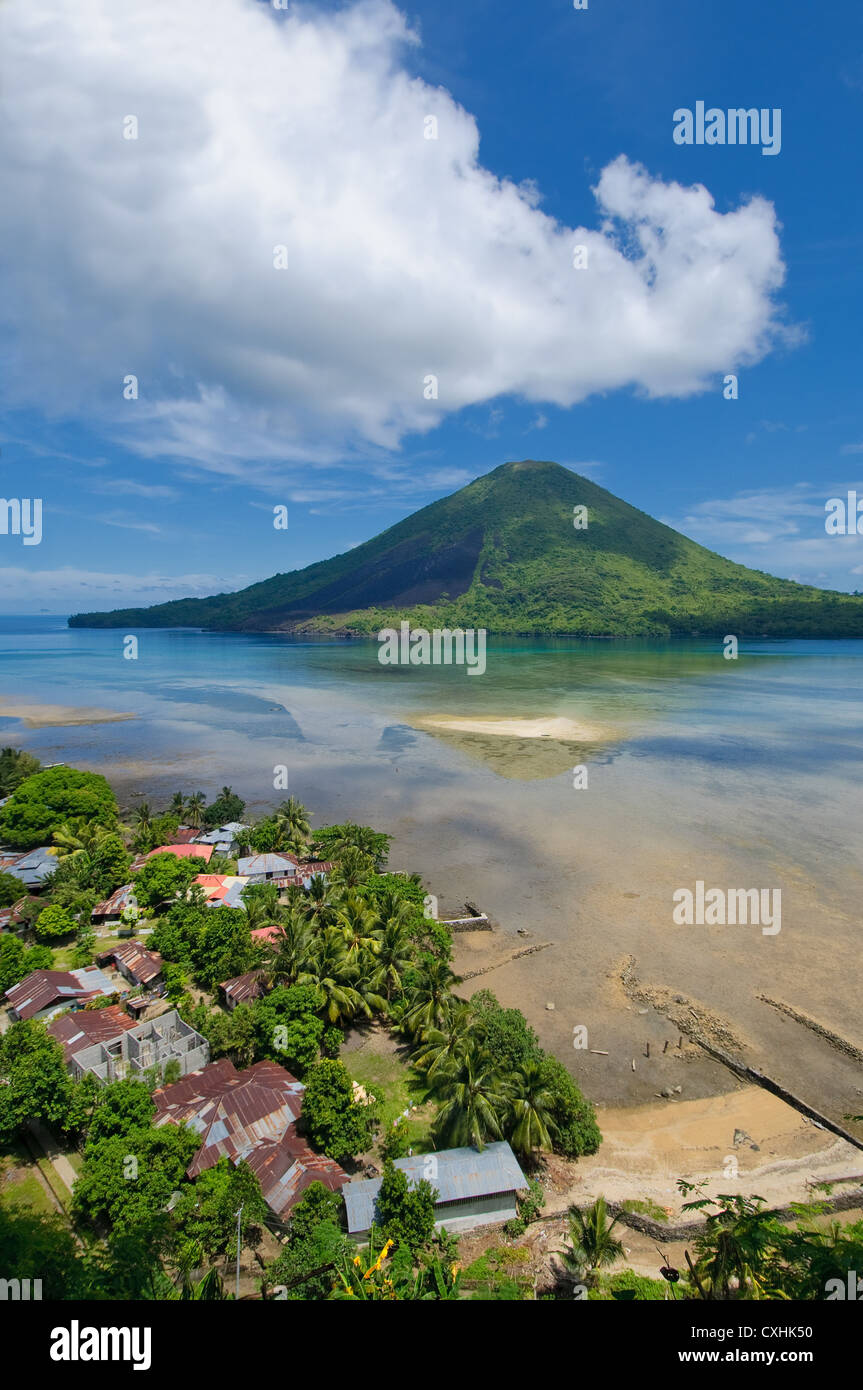 Vulkan Gunung Api, Banda-Inseln, Indonesien Stockfoto