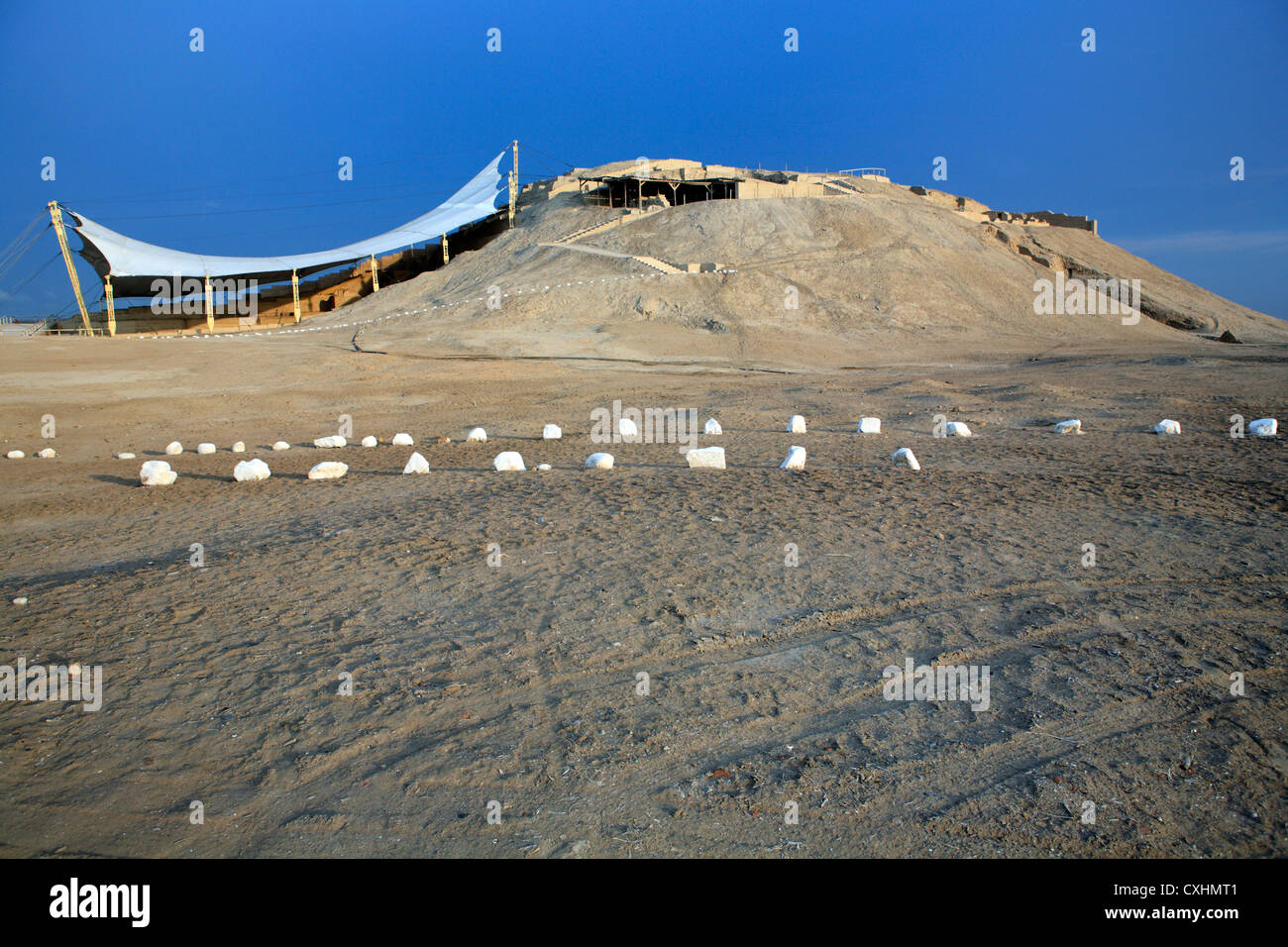 Pyramide von Cao Viejo in der Nähe von Magdalena Cao, La Libertad, Peru Stockfoto