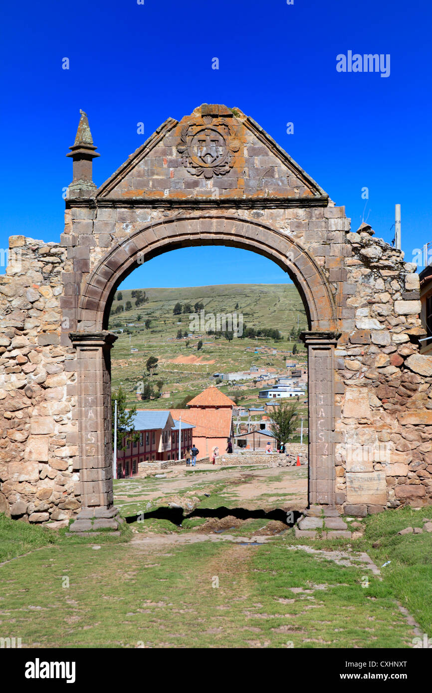 Innenhof der Kirche von Santa Cruz de Jerusalen, Juli, Puno, Peru Stockfoto