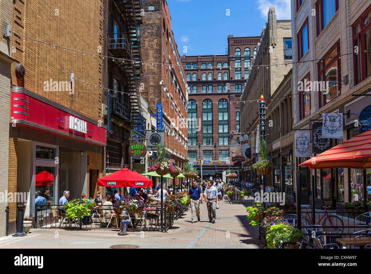 Restaurants auf der East 4th Street Euclid Avenue in der Innenstadt von Cleveland, Ohio, USA Stockfoto