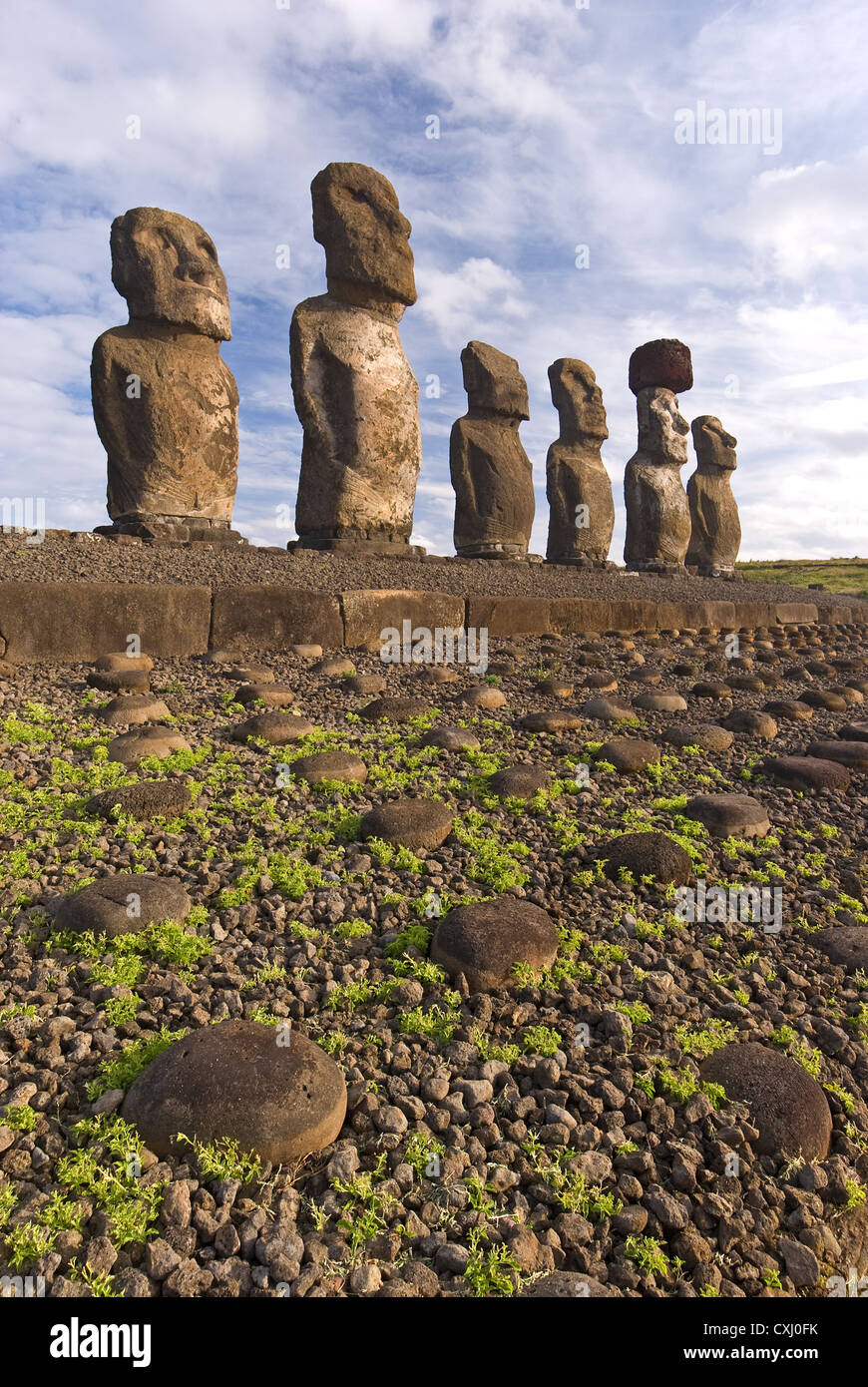 Elk198-5359v Chile, Osterinsel, Ahu Tongariki, Moai ststues Stockfoto
