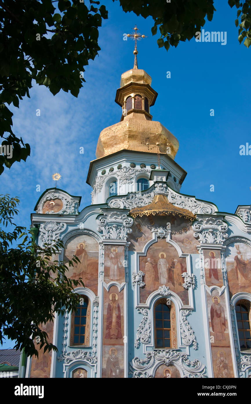 Tor der Dreifaltigkeitskirche im Kloster von Höhlen in Kiew Stockfoto