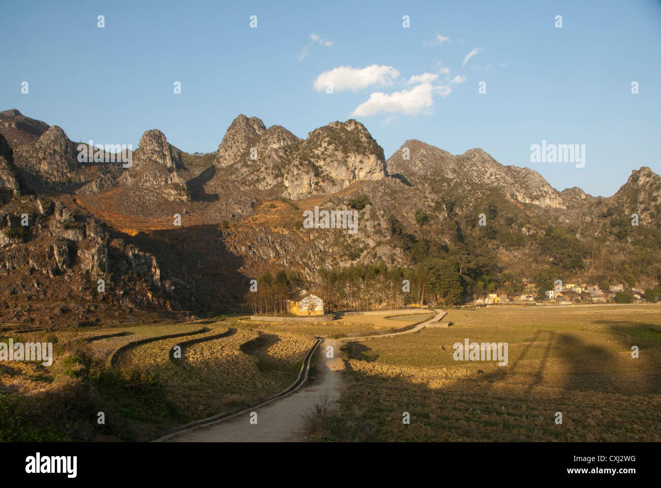 Kalksteinberge und das Tal, Dong Van Ha Giang, Vietnam Stockfoto