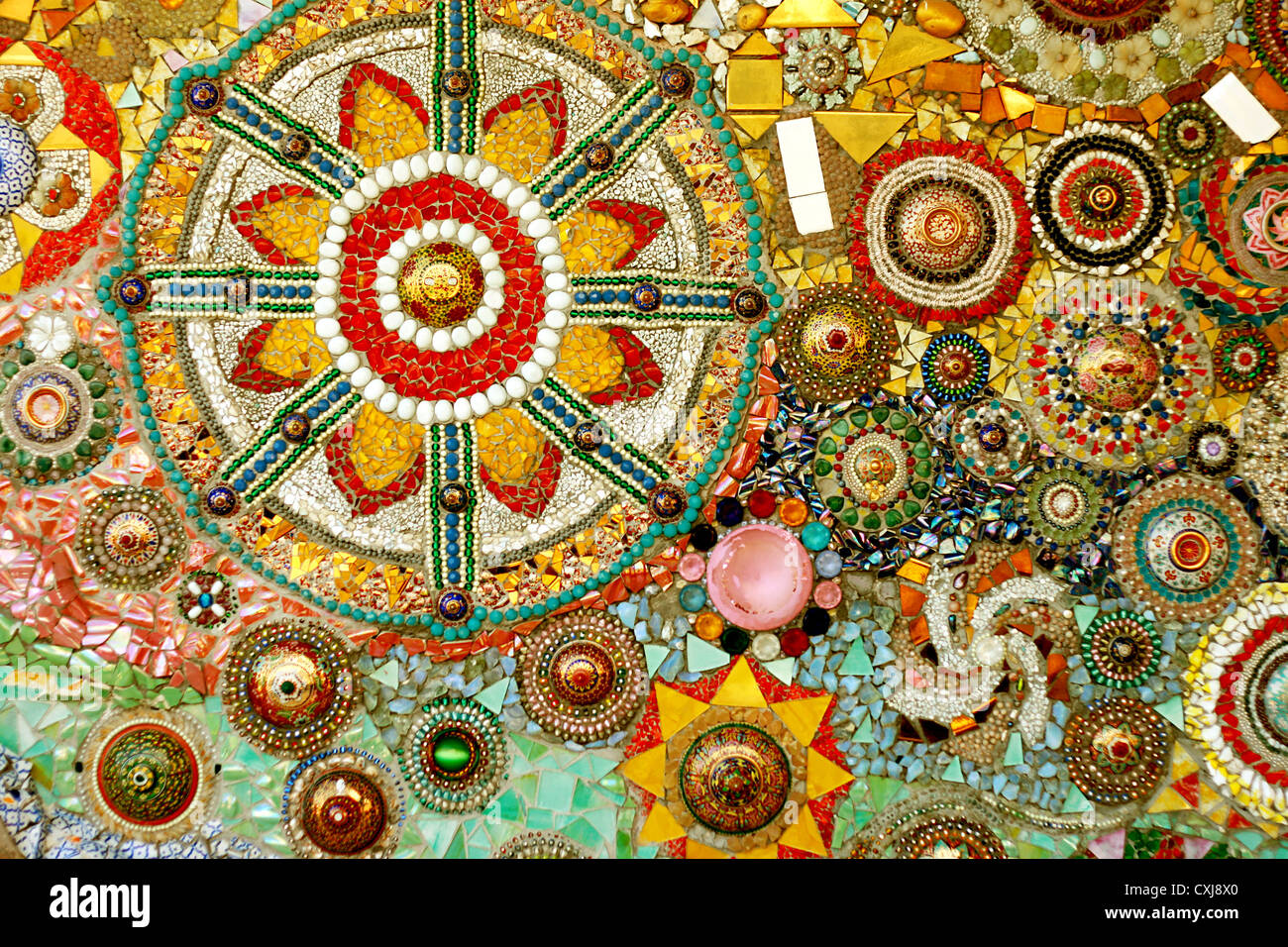 Buntes Glas Mosaik Kunst und abstrakte Wand Hintergrund Stockfoto