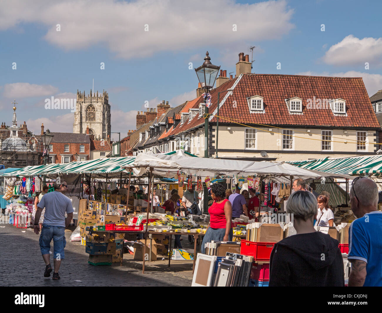 Beverley Yorkshire UK. Markt am Samstag auf dem Marktplatz. Stockfoto