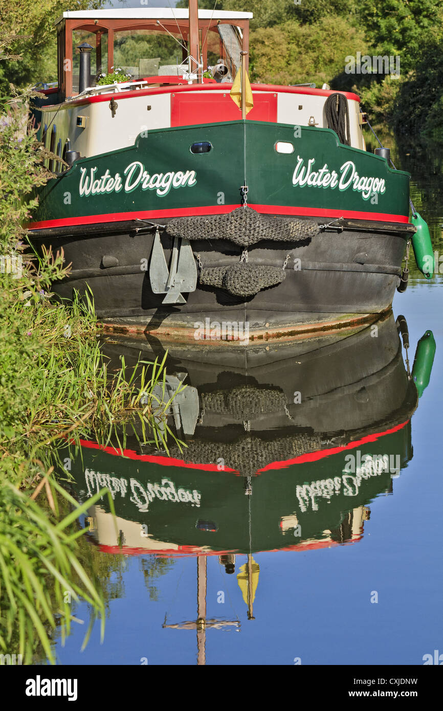 UK-Berkshire-Boot auf dem Kennet Stockfoto