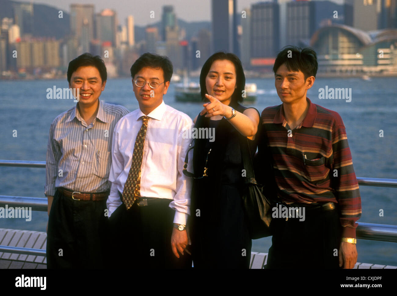 4, 4, Chinesen, erwachsene Männer, erwachsene Frau, Tsim Sha Tsui, Uferpromenade, die Halbinsel Kowloon, Hong Kong, China, Asien Stockfoto