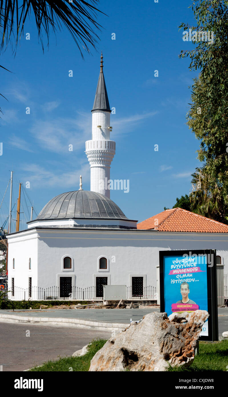 Traditionelle weiße Moschee in Bodrum, Türkei Stockfoto