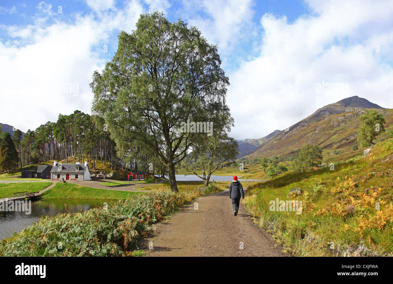 Blick in Richtung Affric Lodge am Loch Affric Glen Affric schottischen Highlands Schottland, Vereinigtes Königreich Stockfoto