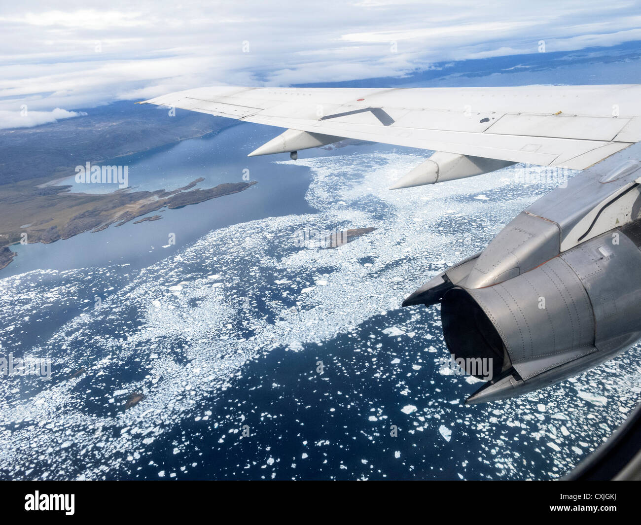 Luftbild während des Fluges über Tundra der Ostküste Baffin Insel, Nunavut, Kanada. Stockfoto