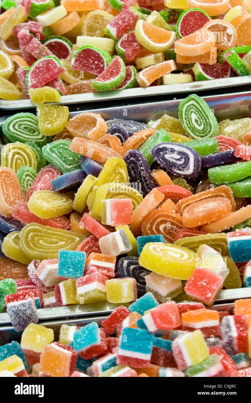 Auswahl an verschiedenen Gelee Bonbons als Hintergrund Stockfoto