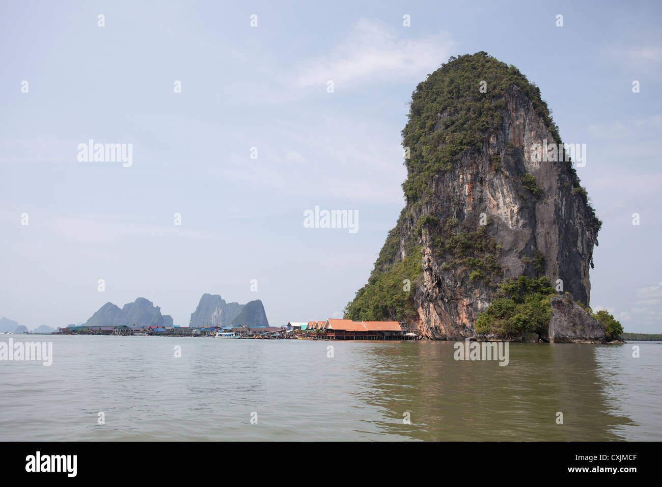 Koh Panyee und es ist reine Sandstein Pinnacle im Norden. Stockfoto