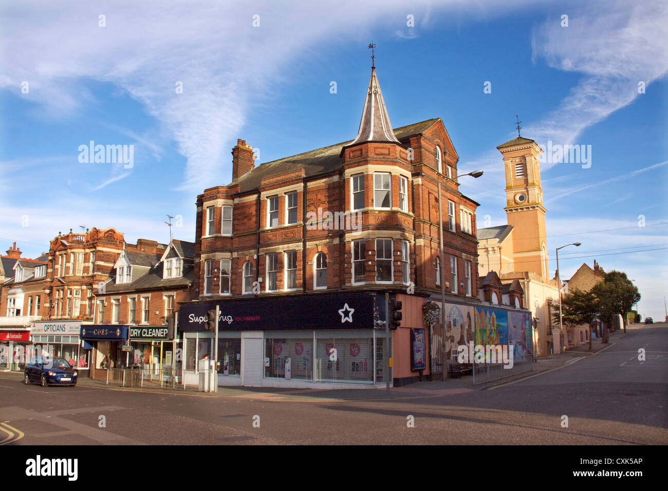 Geschäften und Gebäuden im Stadtzentrum Dovercourt, Harwich, England, uk Stockfoto