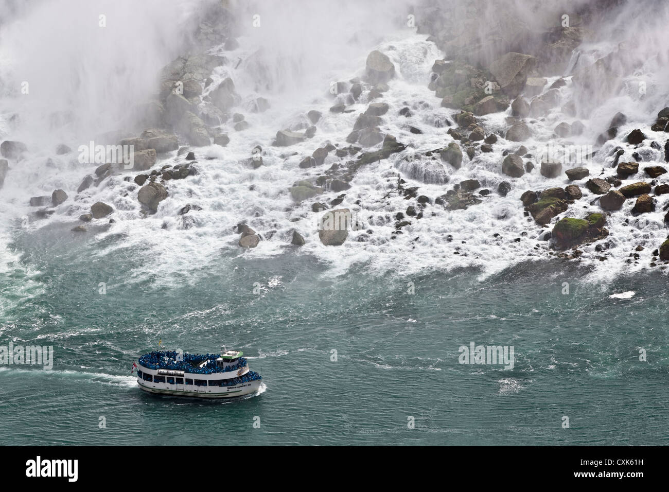 Maid of the Nebel Bootstour an den American Falls, Niagara Falls, New York State Stockfoto